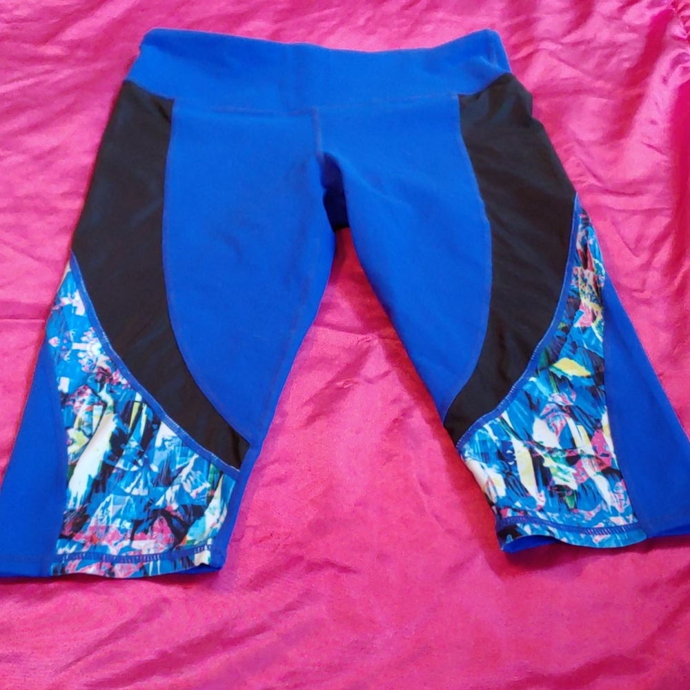 Fabletics Capri Workout Pants Size Small - image 2